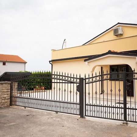 Apartmant Green Treasure Marčana Kültér fotó